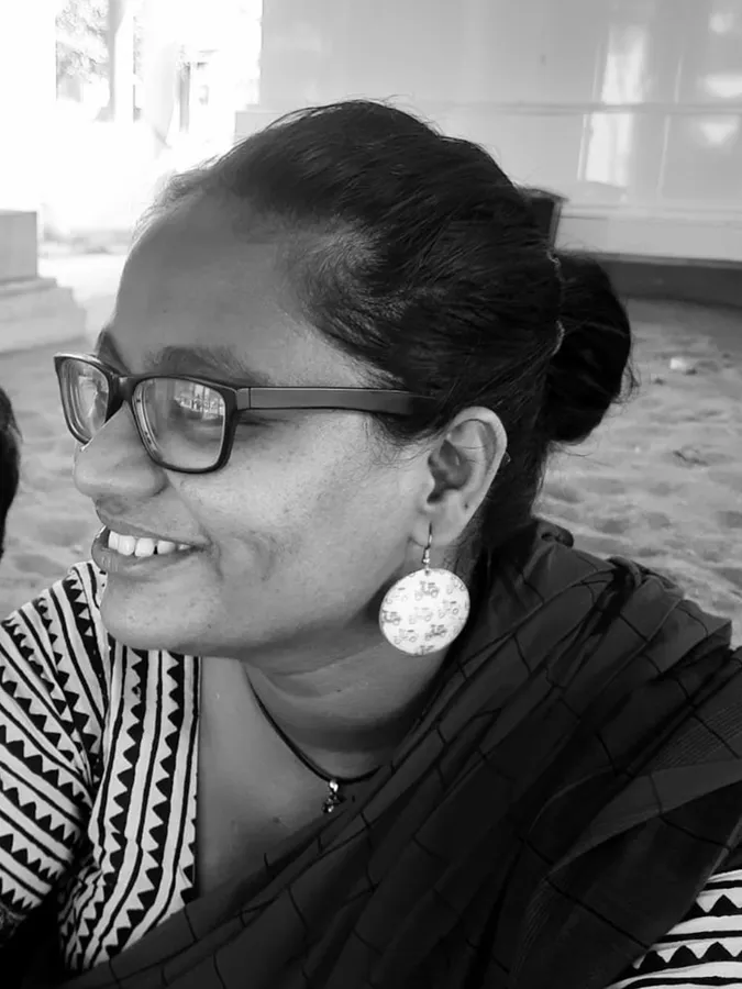 Portrait of Dr. Ponni Arasu.